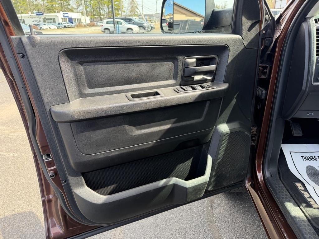 RAM 1500 Tradesman Crew Cab SWB 4WD 2014