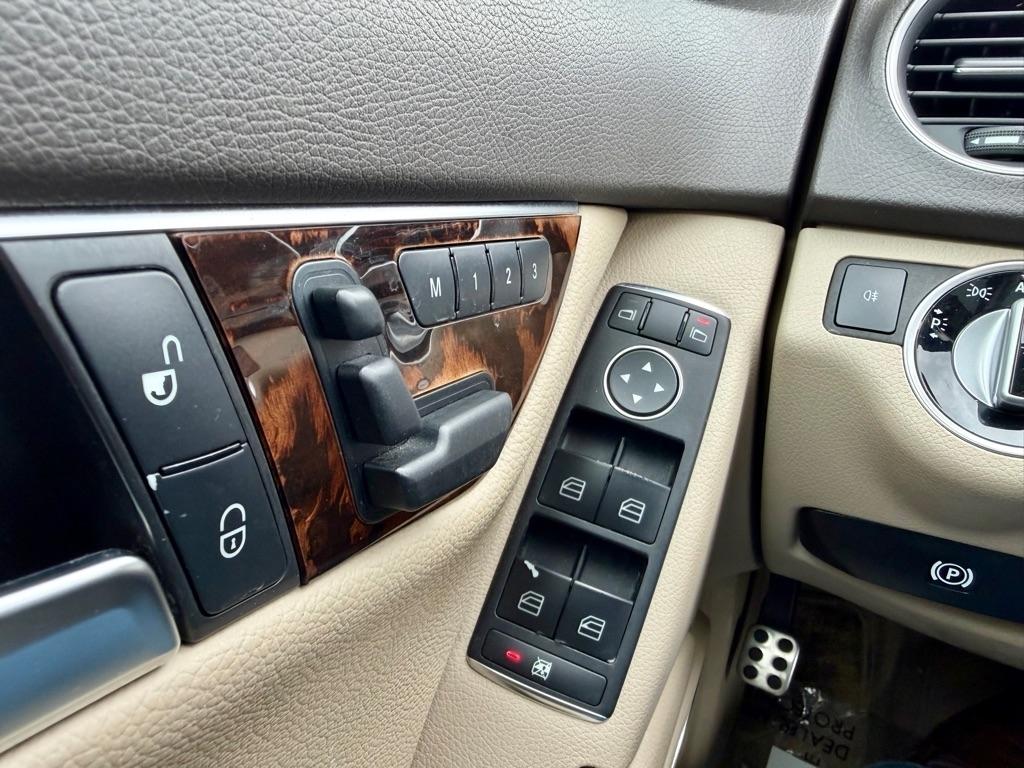 Mercedes-Benz C-Class C300 4MATIC Sport Sedan 2013