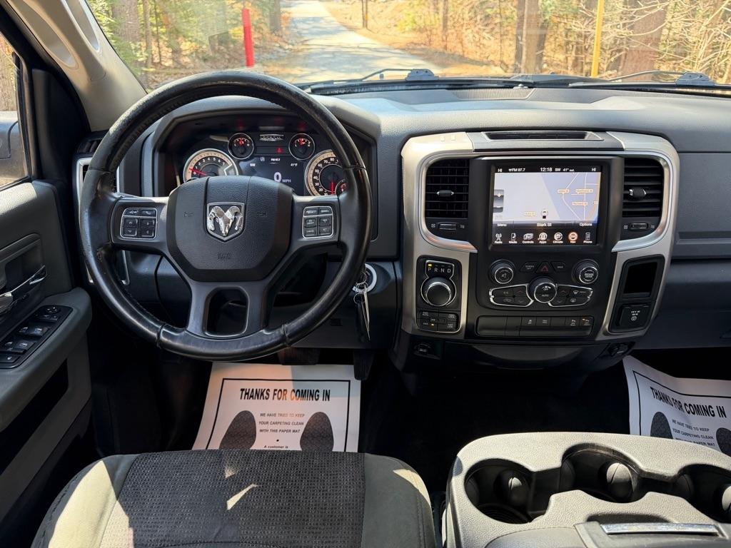 RAM 1500 SLT Crew Cab SWB 4WD 2017