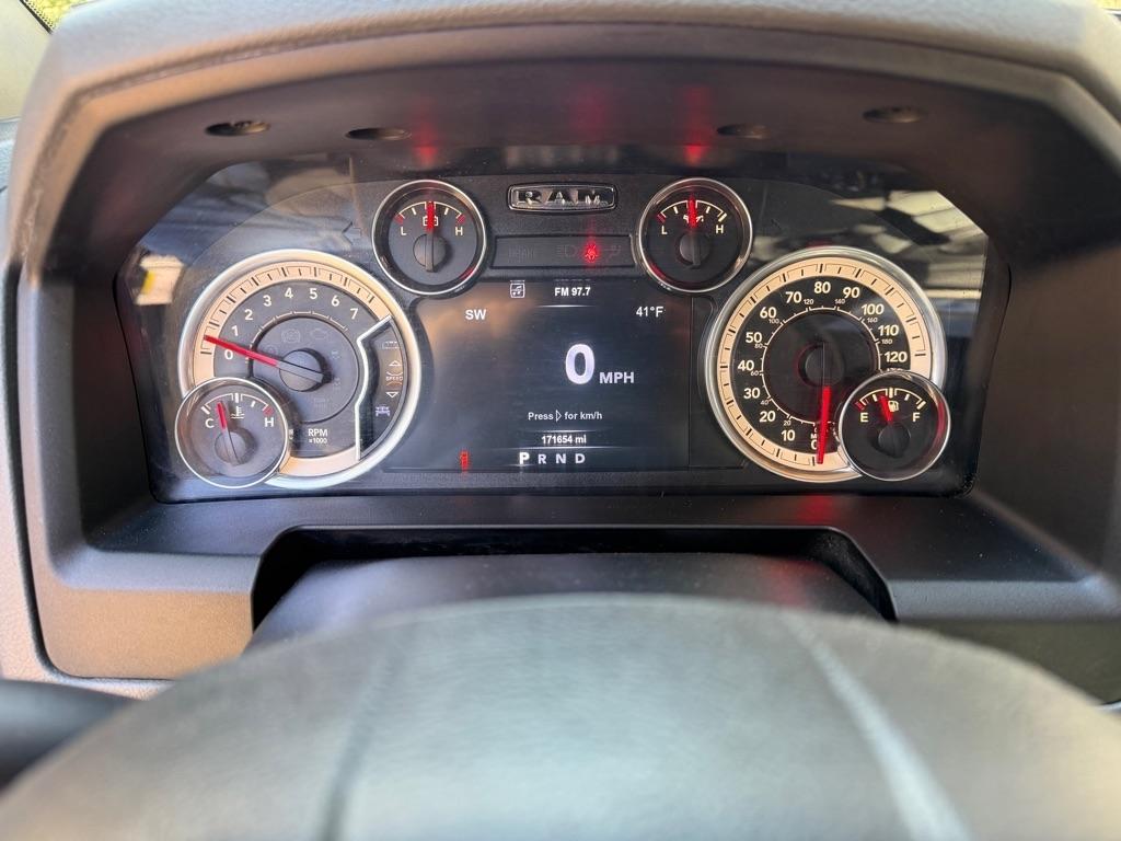 RAM 1500 SLT Crew Cab SWB 4WD 2017