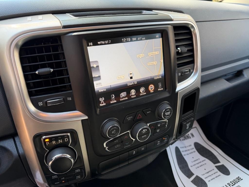 RAM 1500 SLT Crew Cab SWB 4WD 2017