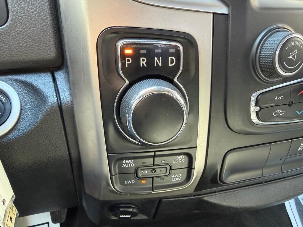 RAM 1500 SLT Crew Cab SWB 4WD 2017