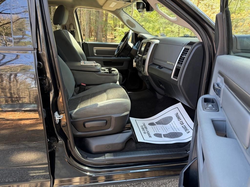 RAM 1500 SLT Crew Cab SWB 4WD 2017