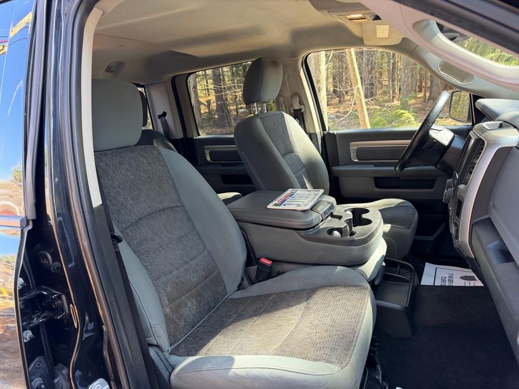 RAM 1500 SLT Crew Cab SWB 4WD 2017