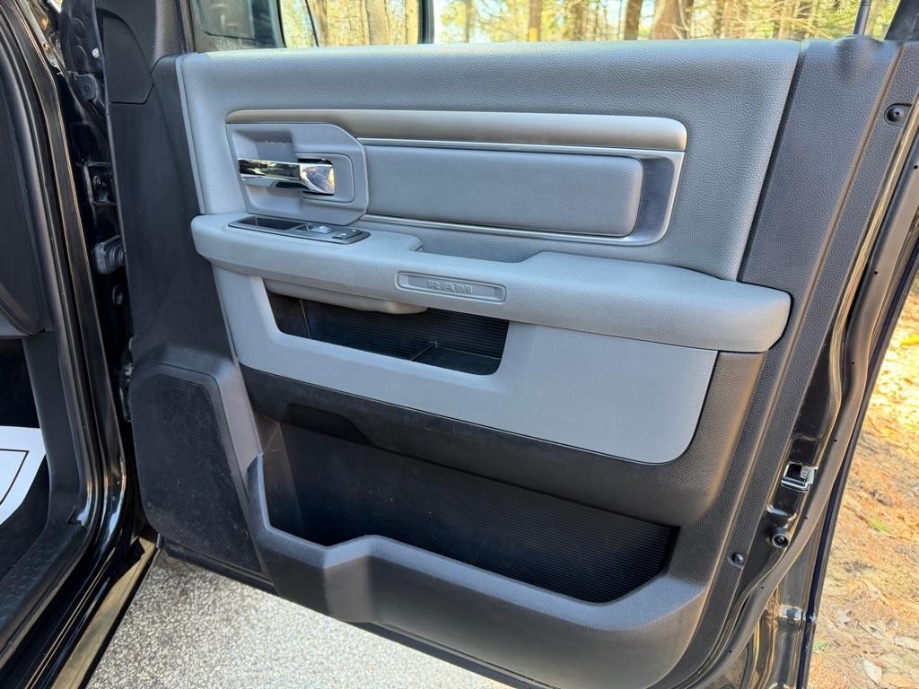 RAM 1500 SLT Crew Cab SWB 4WD 2017