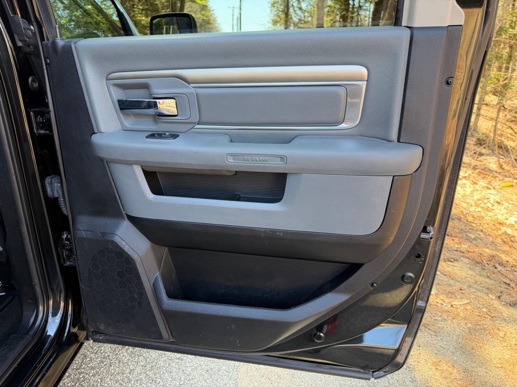 RAM 1500 SLT Crew Cab SWB 4WD 2017