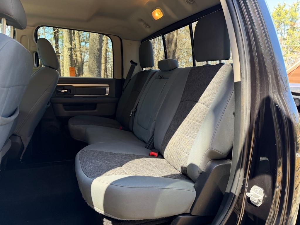 RAM 1500 SLT Crew Cab SWB 4WD 2017