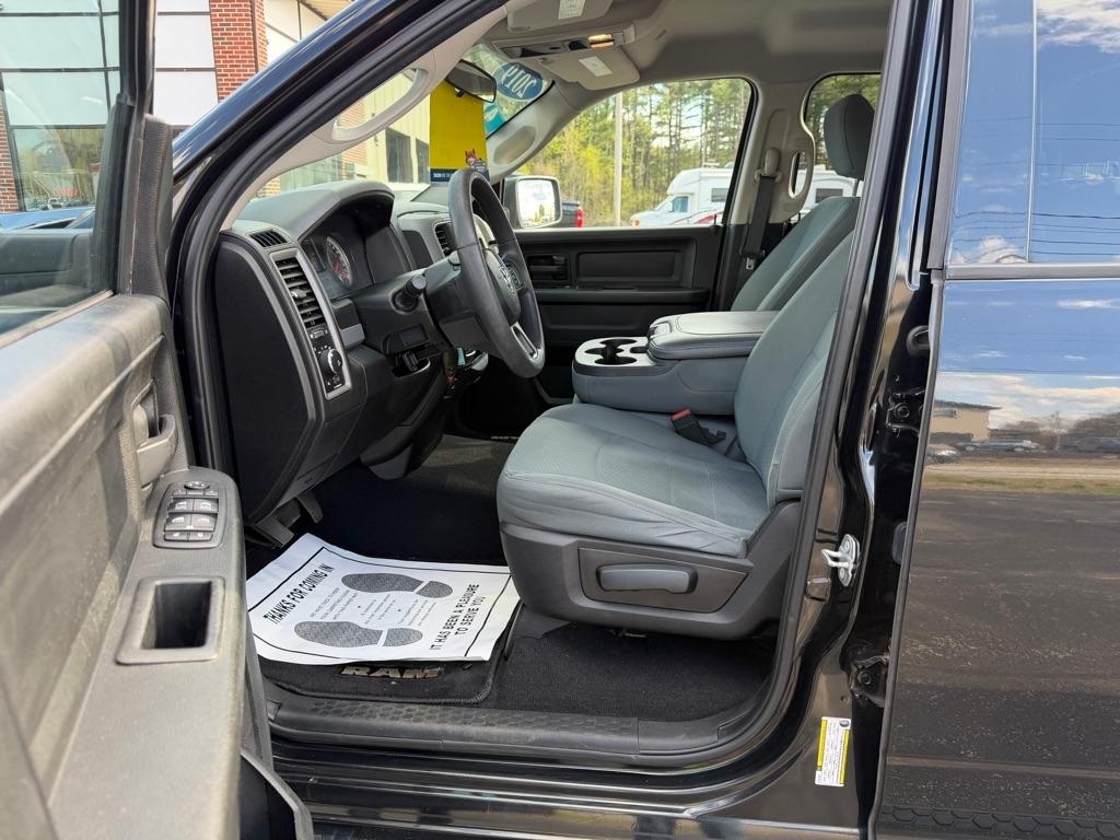 RAM 1500 Classic Tradesman Quad Cab 4WD 2019