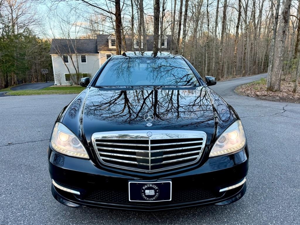 Mercedes-Benz S-Class S550 4-MATIC 2012