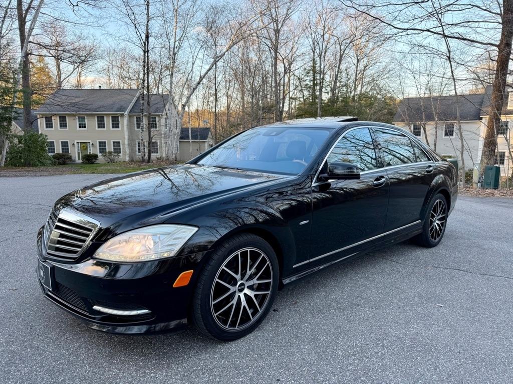 Mercedes-Benz S-Class S550 4-MATIC 2012