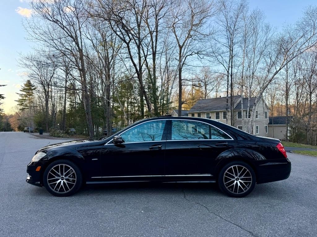 Mercedes-Benz S-Class S550 4-MATIC 2012