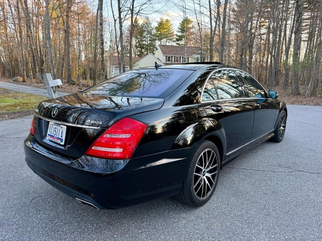 Mercedes-Benz S-Class S550 4-MATIC 2012