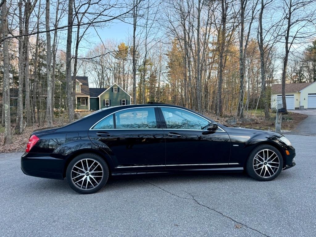 Mercedes-Benz S-Class S550 4-MATIC 2012
