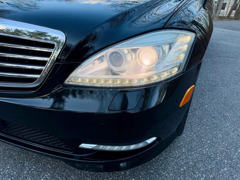 Mercedes-Benz S-Class S550 4-MATIC 2012