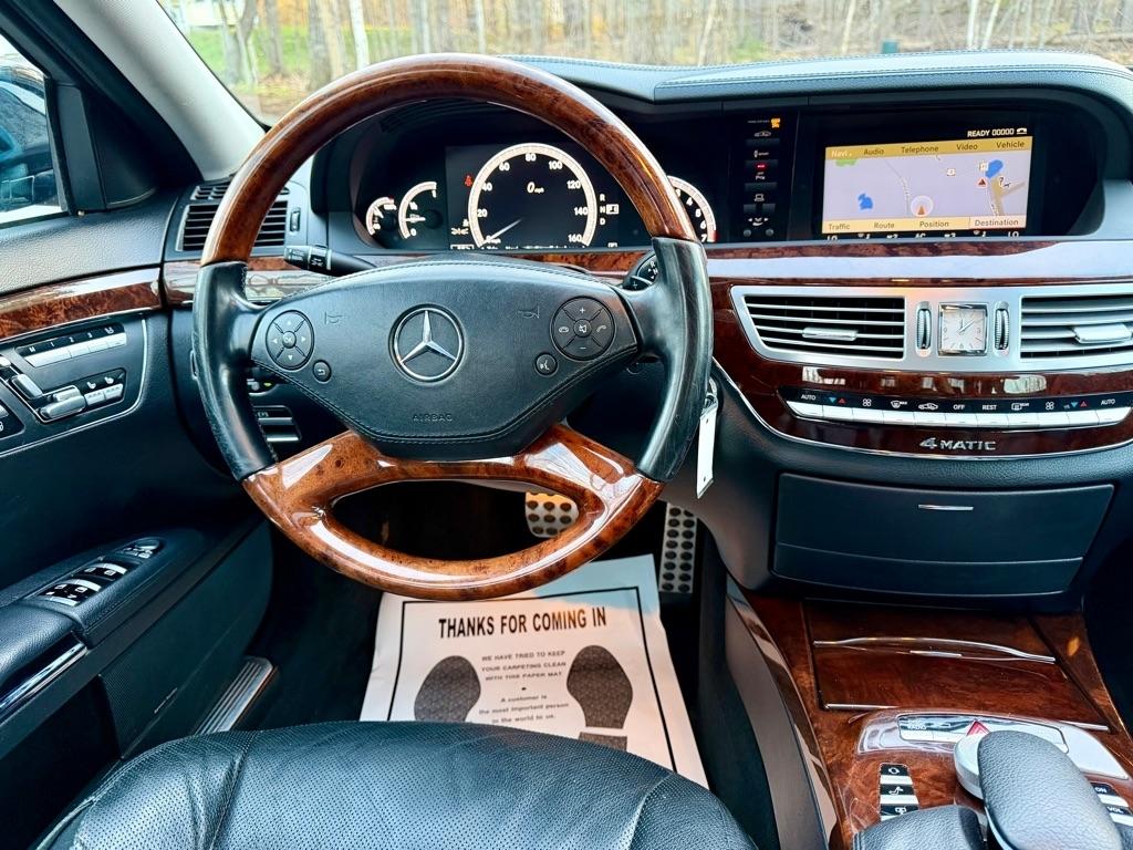 Mercedes-Benz S-Class S550 4-MATIC 2012