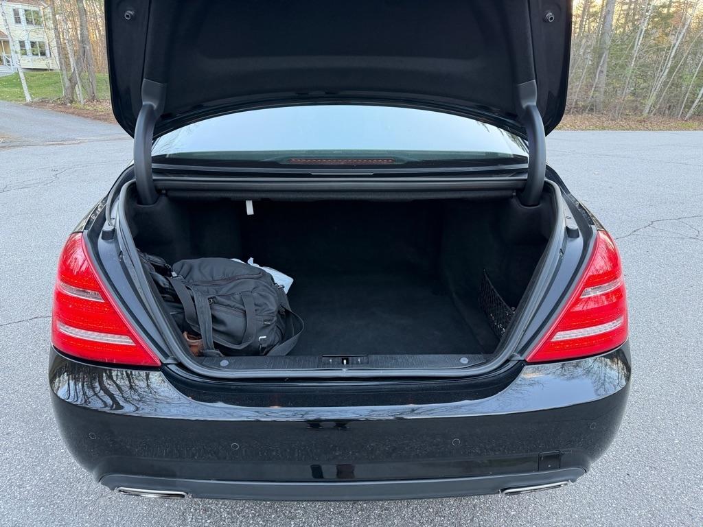 Mercedes-Benz S-Class S550 4-MATIC 2012