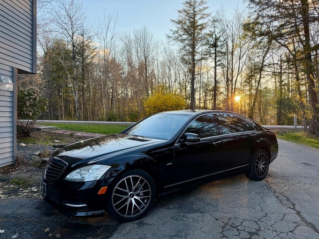 Mercedes-Benz S-Class S550 4-MATIC 2012