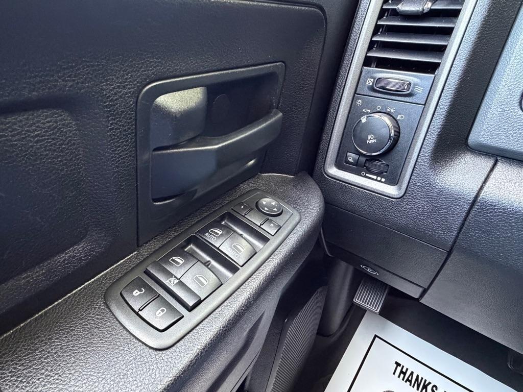 RAM 1500 Tradesman Quad Cab 4WD 2013