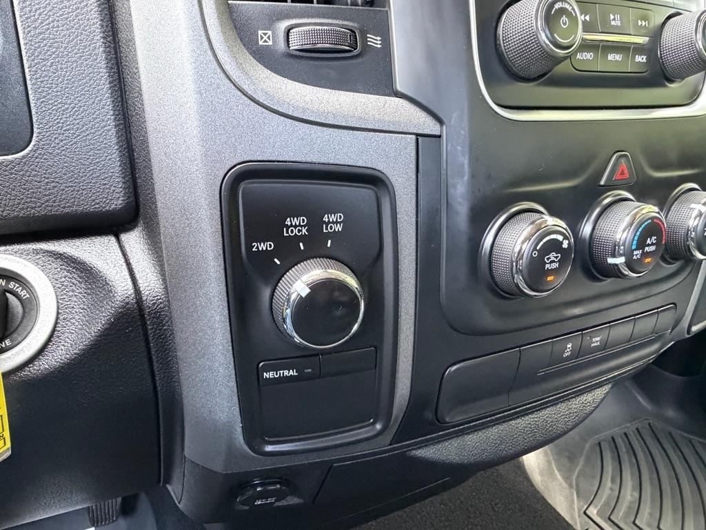 RAM 1500 Tradesman Quad Cab 4WD 2013