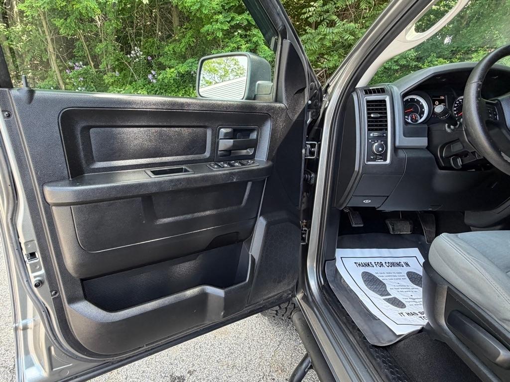 RAM 1500 Tradesman Quad Cab 4WD 2013
