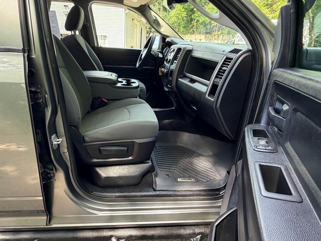 RAM 1500 Tradesman Quad Cab 4WD 2013