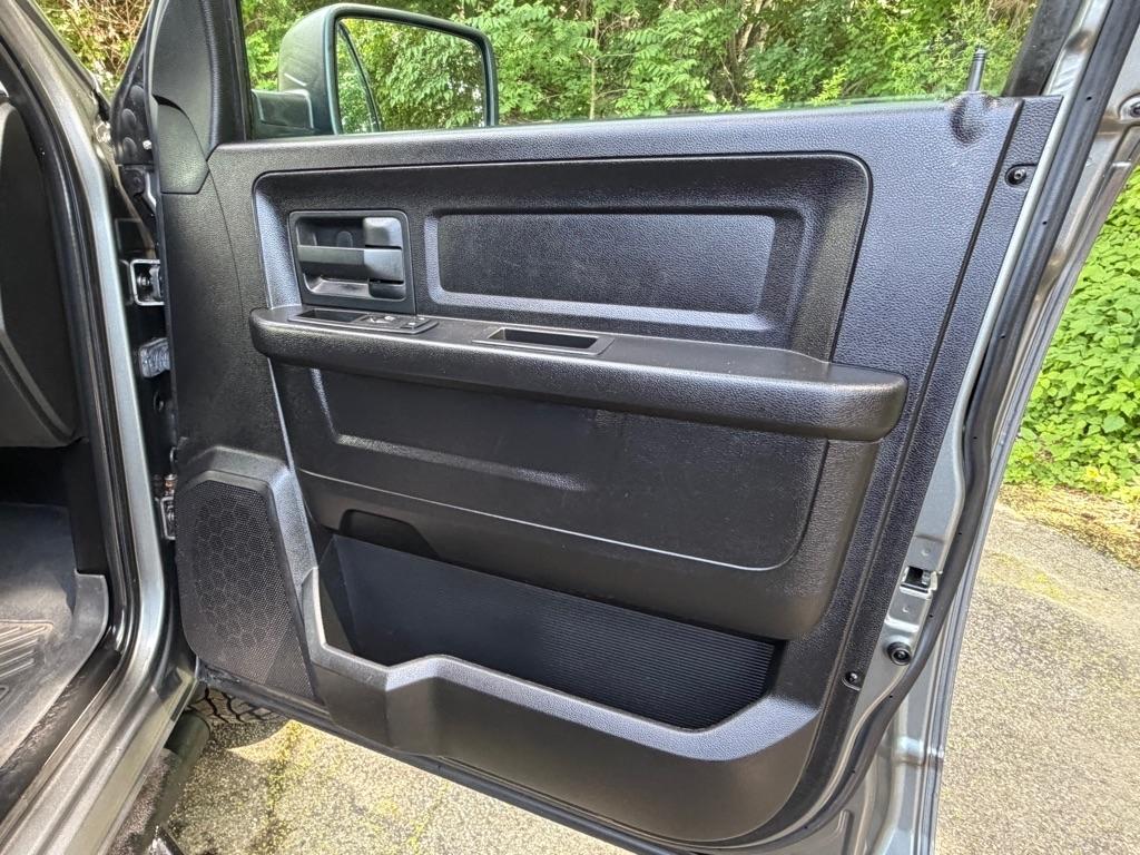 RAM 1500 Tradesman Quad Cab 4WD 2013