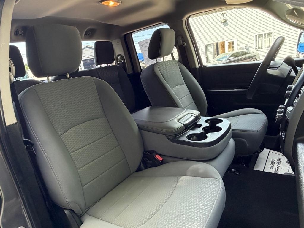 RAM 1500 Tradesman Quad Cab 4WD 2013