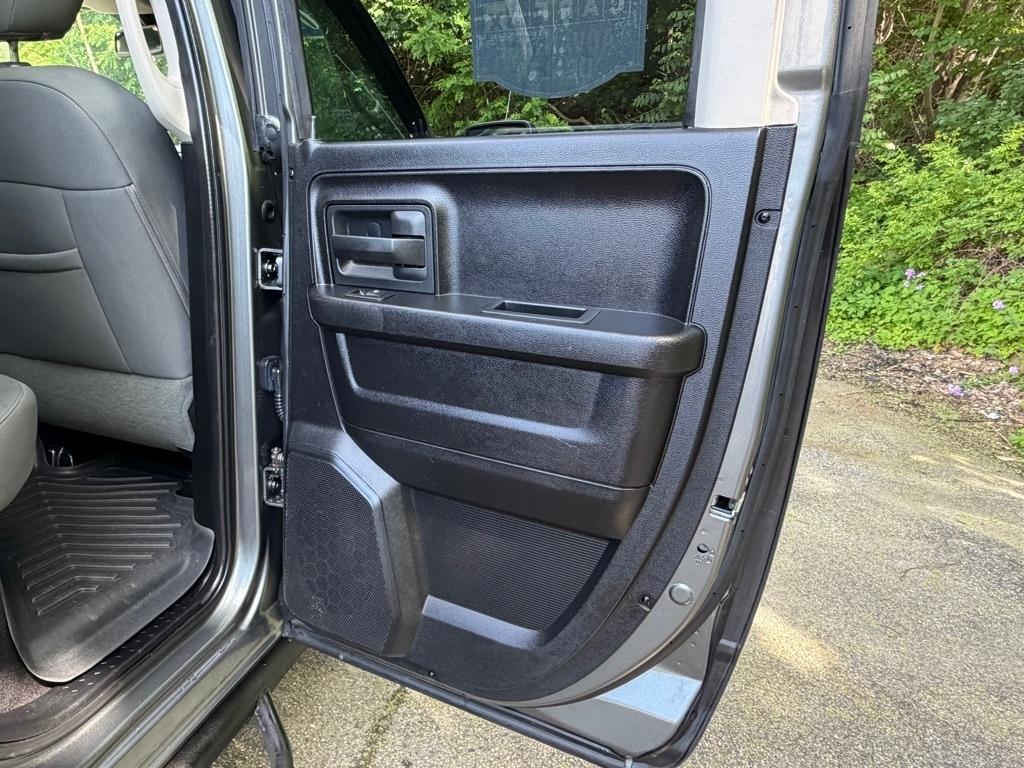 RAM 1500 Tradesman Quad Cab 4WD 2013