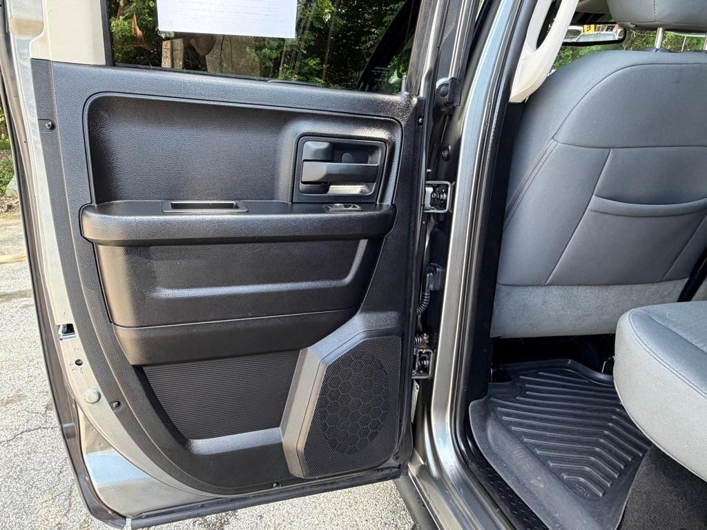 RAM 1500 Tradesman Quad Cab 4WD 2013