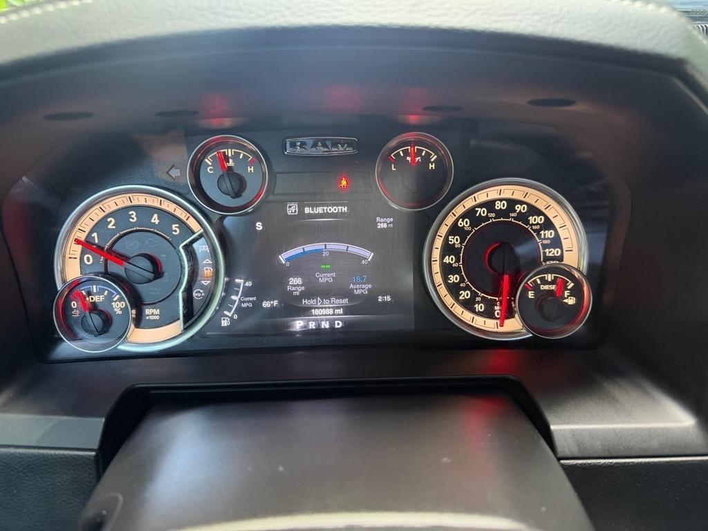 RAM 1500 Laramie Quad Cab 4WD 2016