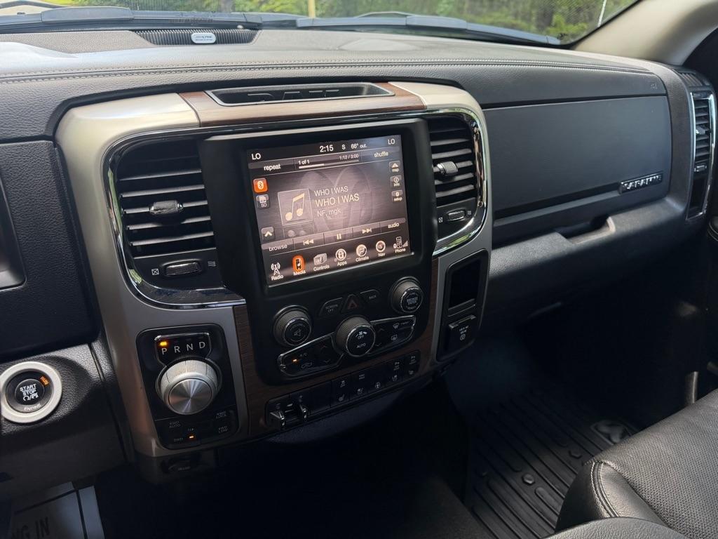 RAM 1500 Laramie Quad Cab 4WD 2016