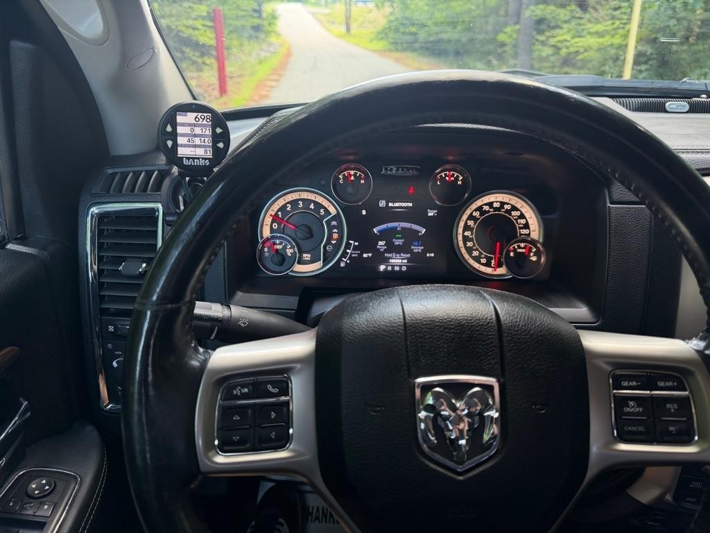 RAM 1500 Laramie Quad Cab 4WD 2016