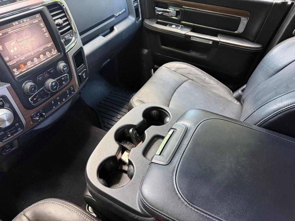 RAM 1500 Laramie Quad Cab 4WD 2016