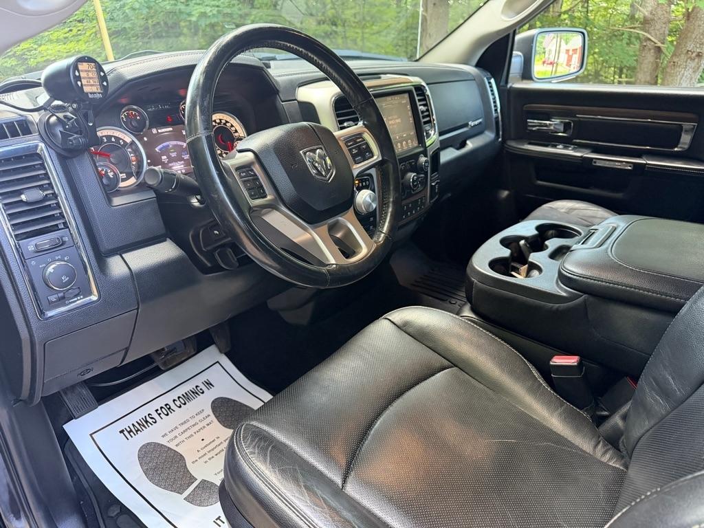 RAM 1500 Laramie Quad Cab 4WD 2016