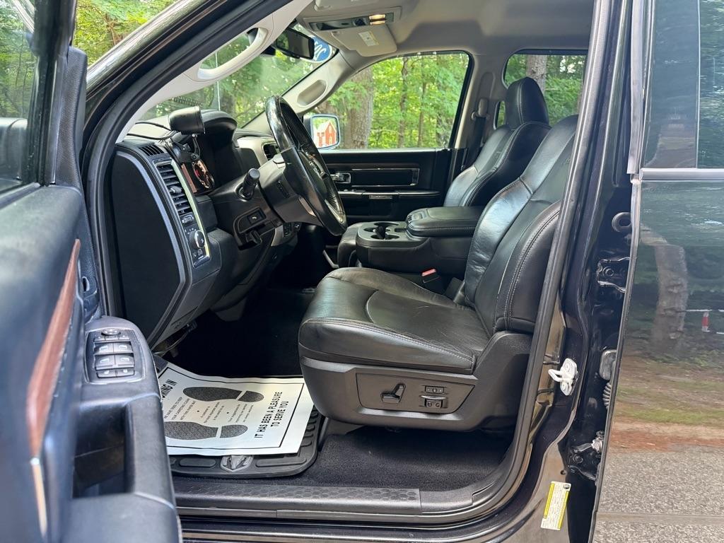 RAM 1500 Laramie Quad Cab 4WD 2016