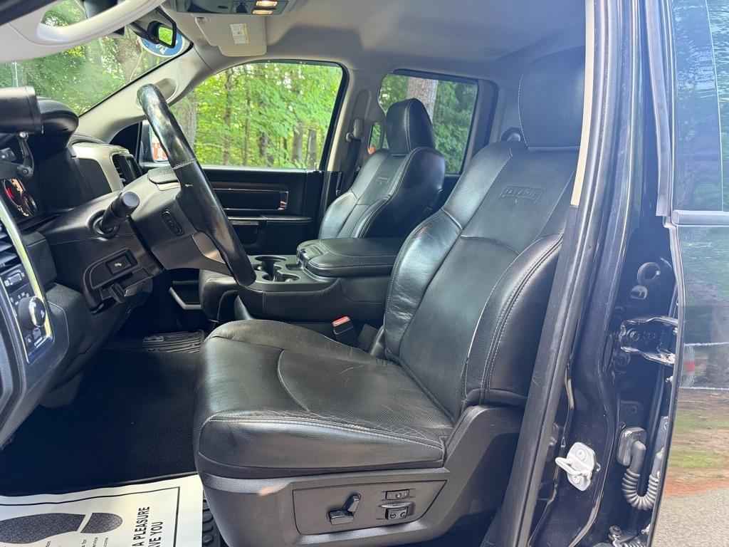 RAM 1500 Laramie Quad Cab 4WD 2016