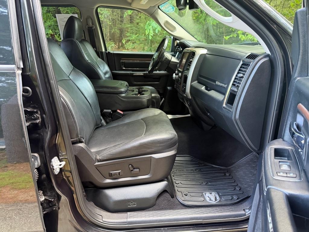 RAM 1500 Laramie Quad Cab 4WD 2016