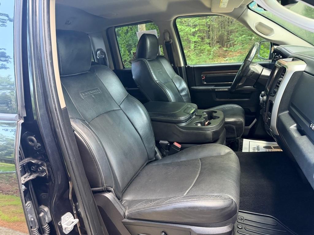 RAM 1500 Laramie Quad Cab 4WD 2016