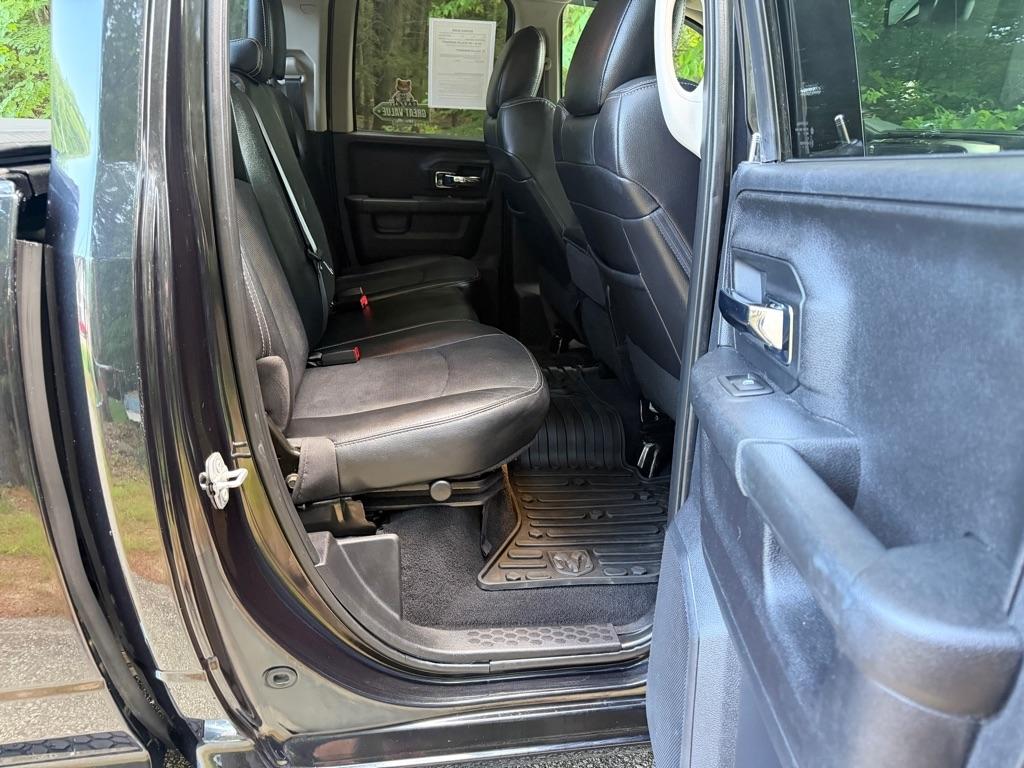 RAM 1500 Laramie Quad Cab 4WD 2016