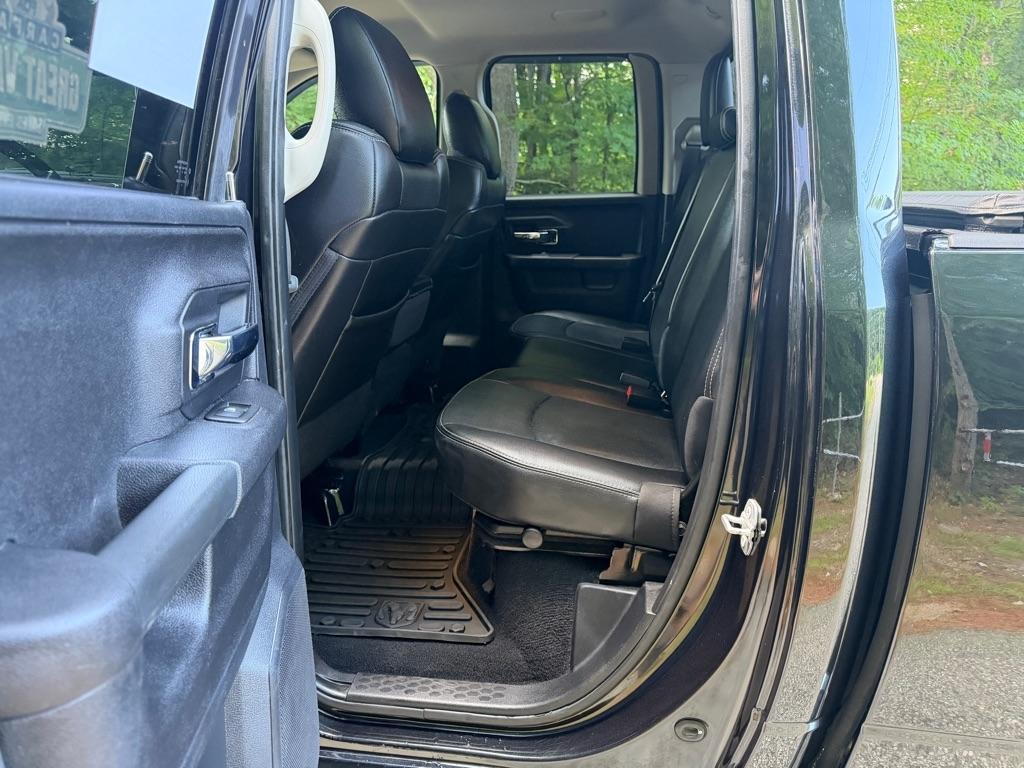 RAM 1500 Laramie Quad Cab 4WD 2016