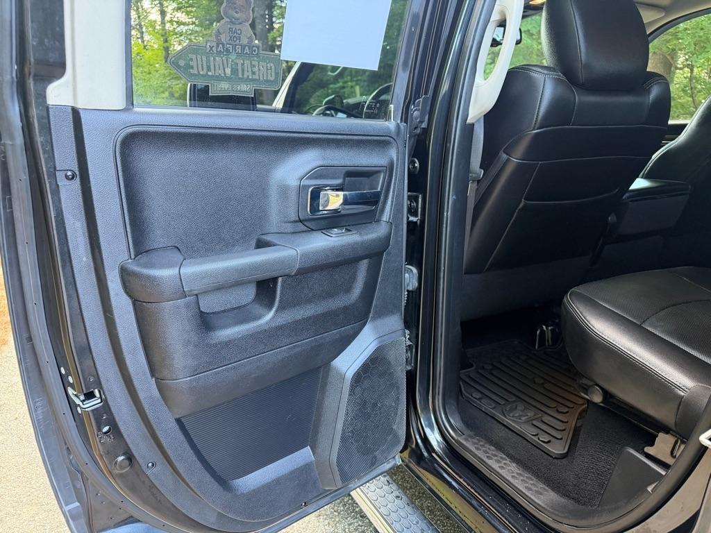 RAM 1500 Laramie Quad Cab 4WD 2016