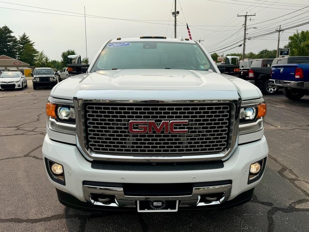 GMC Sierra 2500HD Denali Crew Cab 4WD 2017