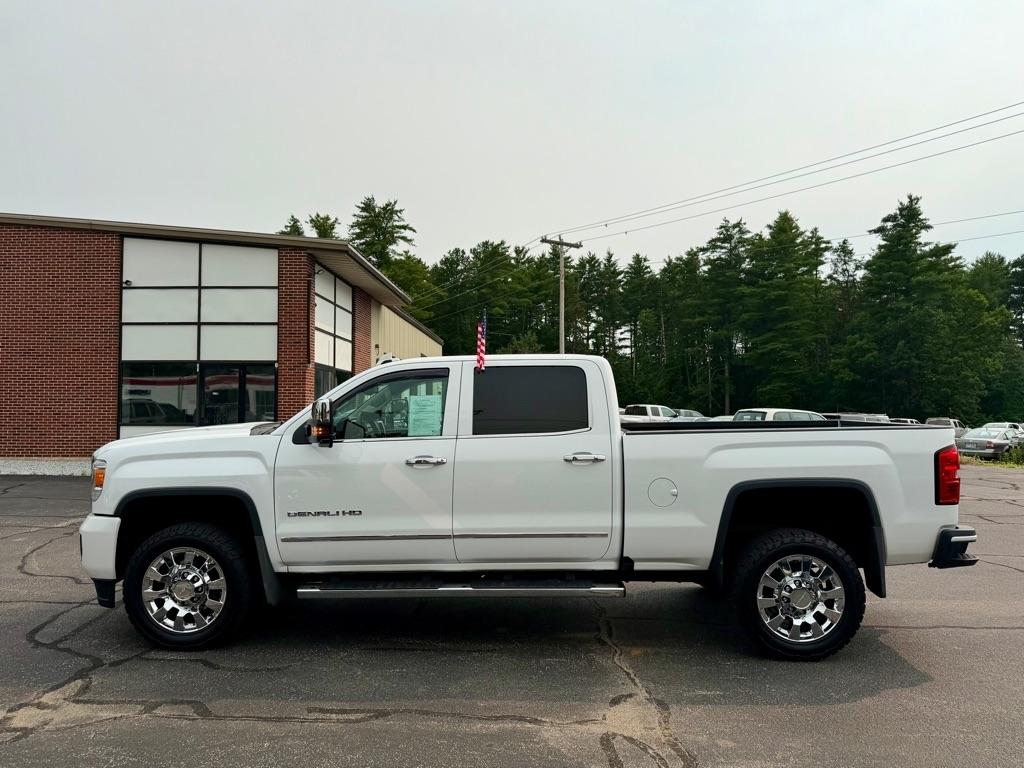 GMC Sierra 2500HD Denali Crew Cab 4WD 2017