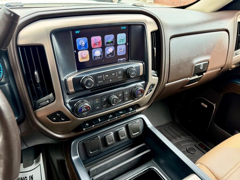 GMC Sierra 2500HD Denali Crew Cab 4WD 2017
