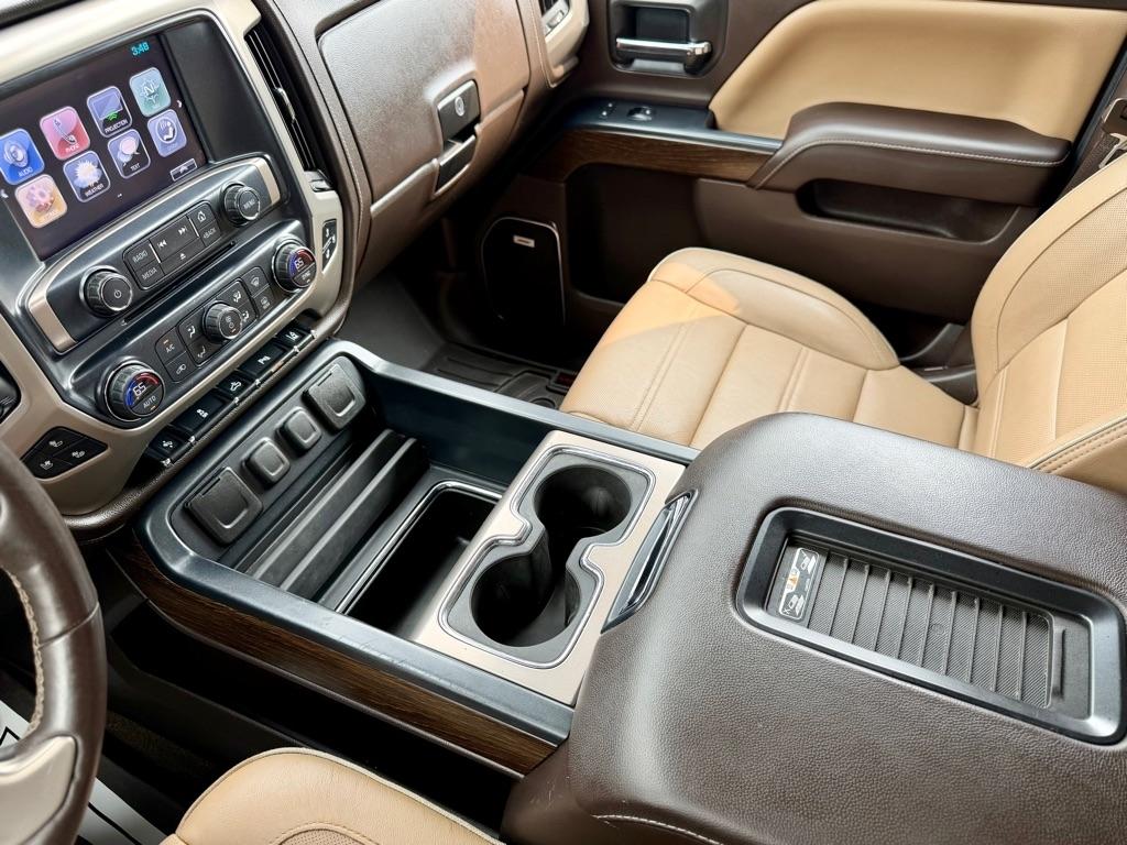 GMC Sierra 2500HD Denali Crew Cab 4WD 2017