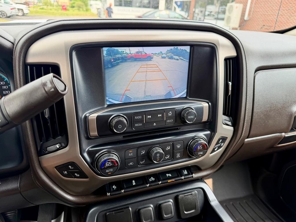 GMC Sierra 2500HD Denali Crew Cab 4WD 2017