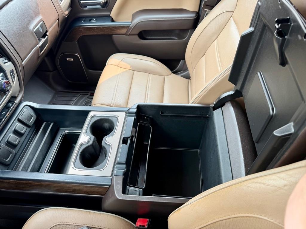 GMC Sierra 2500HD Denali Crew Cab 4WD 2017