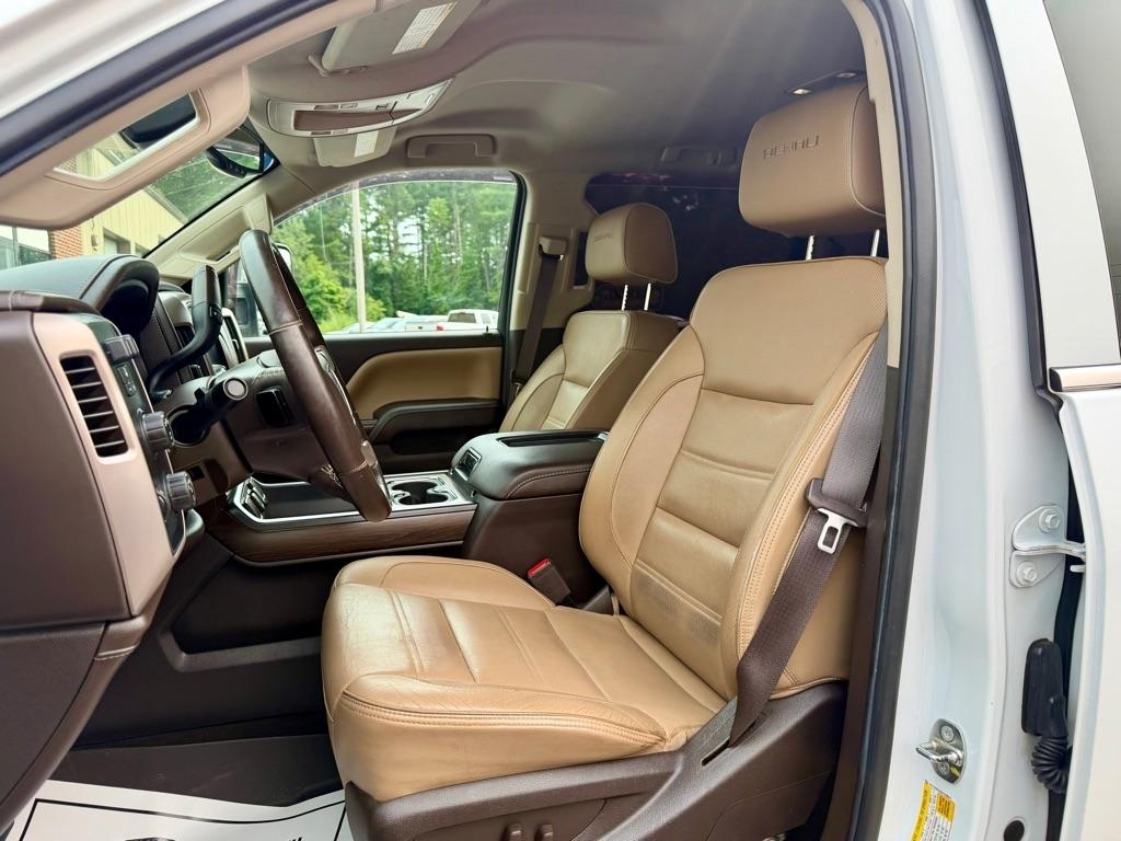 GMC Sierra 2500HD Denali Crew Cab 4WD 2017