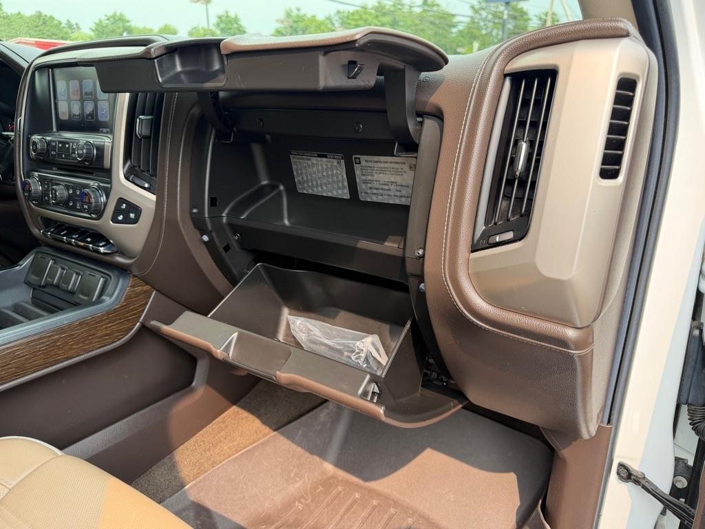 GMC Sierra 2500HD Denali Crew Cab 4WD 2017