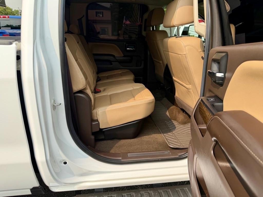 GMC Sierra 2500HD Denali Crew Cab 4WD 2017